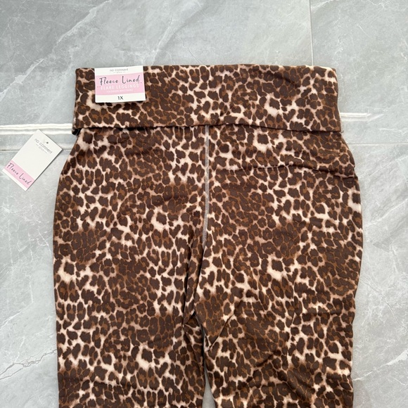 Women’s No Comment Plus Fleece Flare Leggings Foldover Waistband Leopard Size 1X - Picture 9 of 16